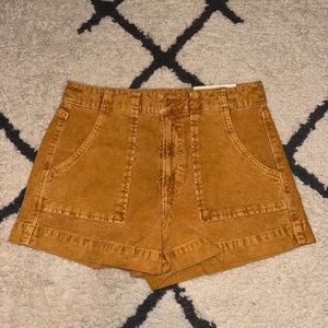 American Eagle corduroy shorts. New with tags!!